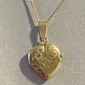 10k Gold chain with heart Locket